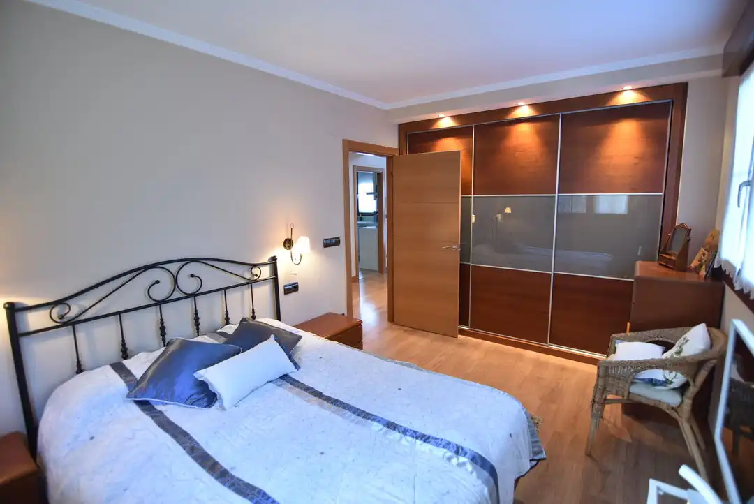 Dormitori de Casa o xalet en venda en Ermua amb Calefacció, Jardí privat i Terrassa