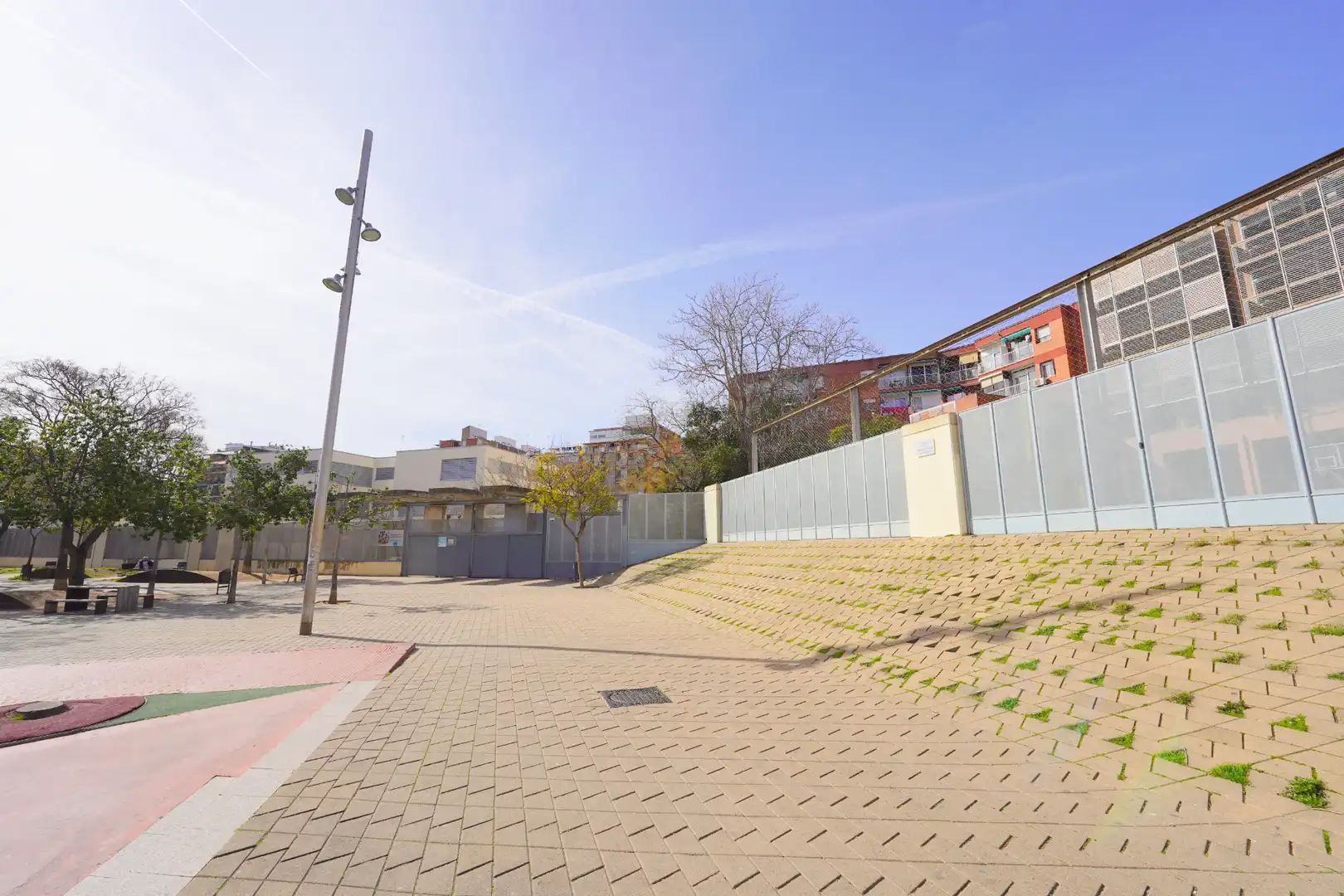 Außenansicht von Wohnung zum Verkauf in Barcelona mit Ofen