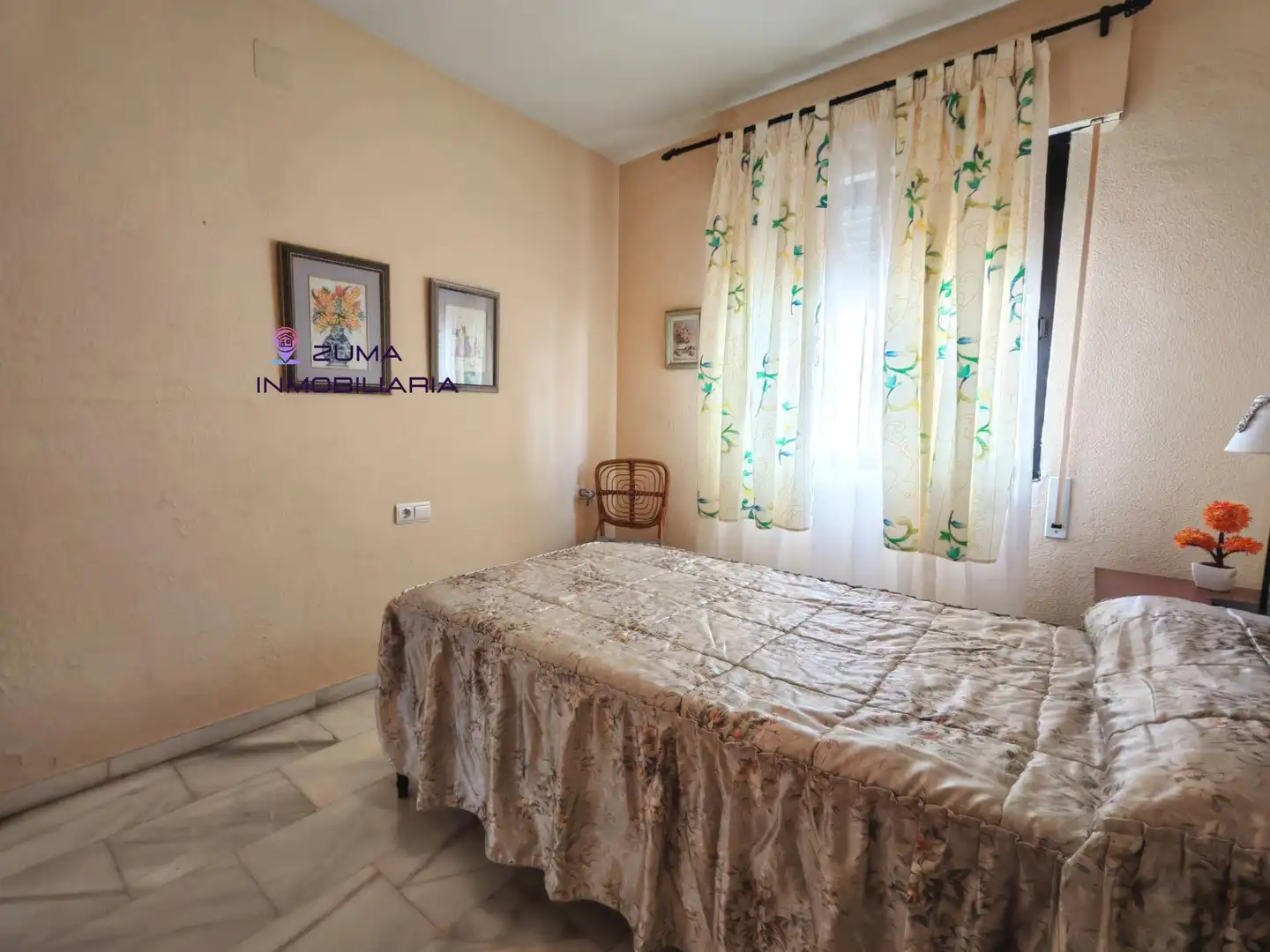 Habitación de Casa adosada en venta en Churriana