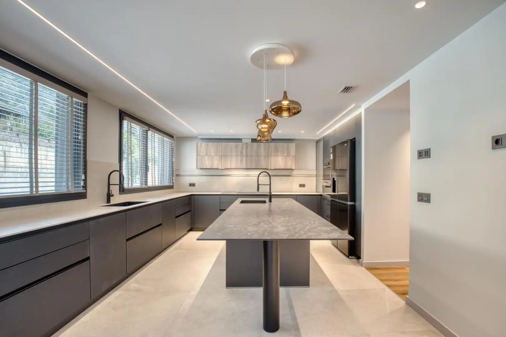 Cocina de Apartamento en venta en Andorra la Vella con Aire acondicionado, Calefacción y Parquet