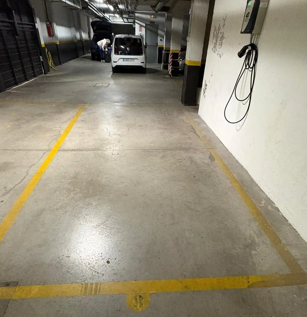 Parkplatz von Wohnung zum Verkauf in Madrid mit Klimaanlage, Heizung und Parkett