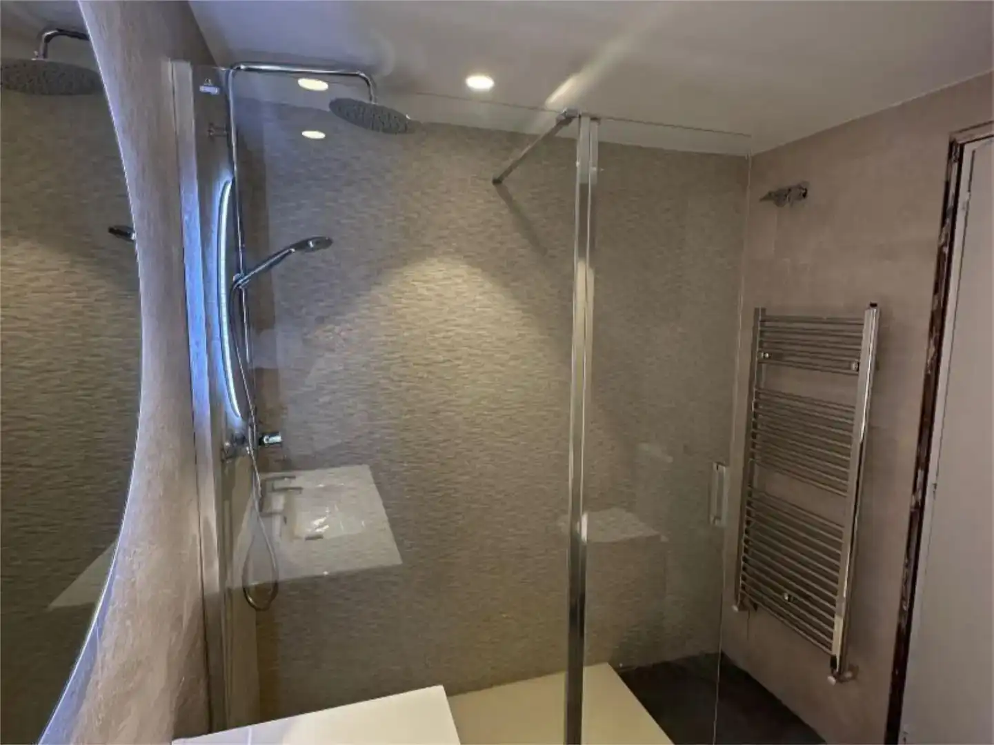 Bathroom of Flat for rent in Santoña  with Private garden, Parquet flooring and Storage room