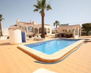 Swimming pool of House or chalet for sale in Torrevieja  with Air Conditioner, Heating and Private garden