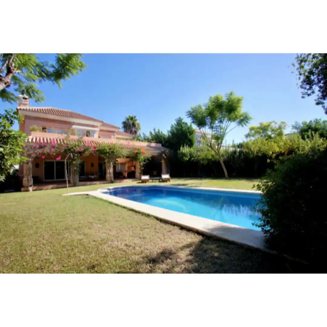 Casa amb piscina en venda a Nueva Andalucía, imagen 13