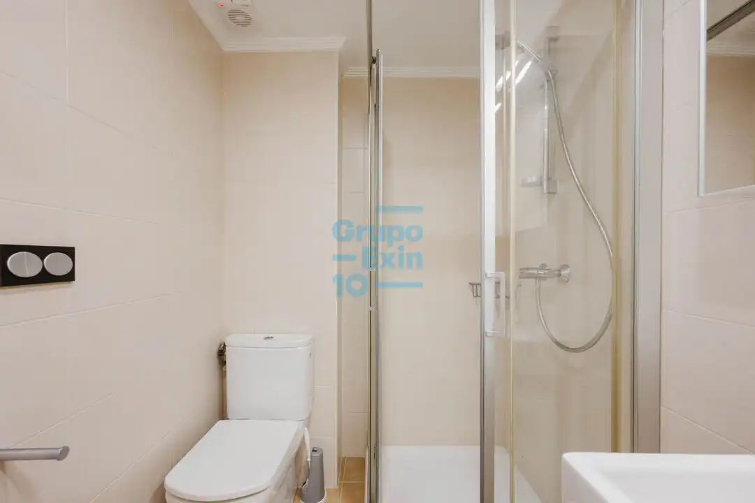 Bathroom of Flat for sale in Donostia - San Sebastián   with Heating and Terrace