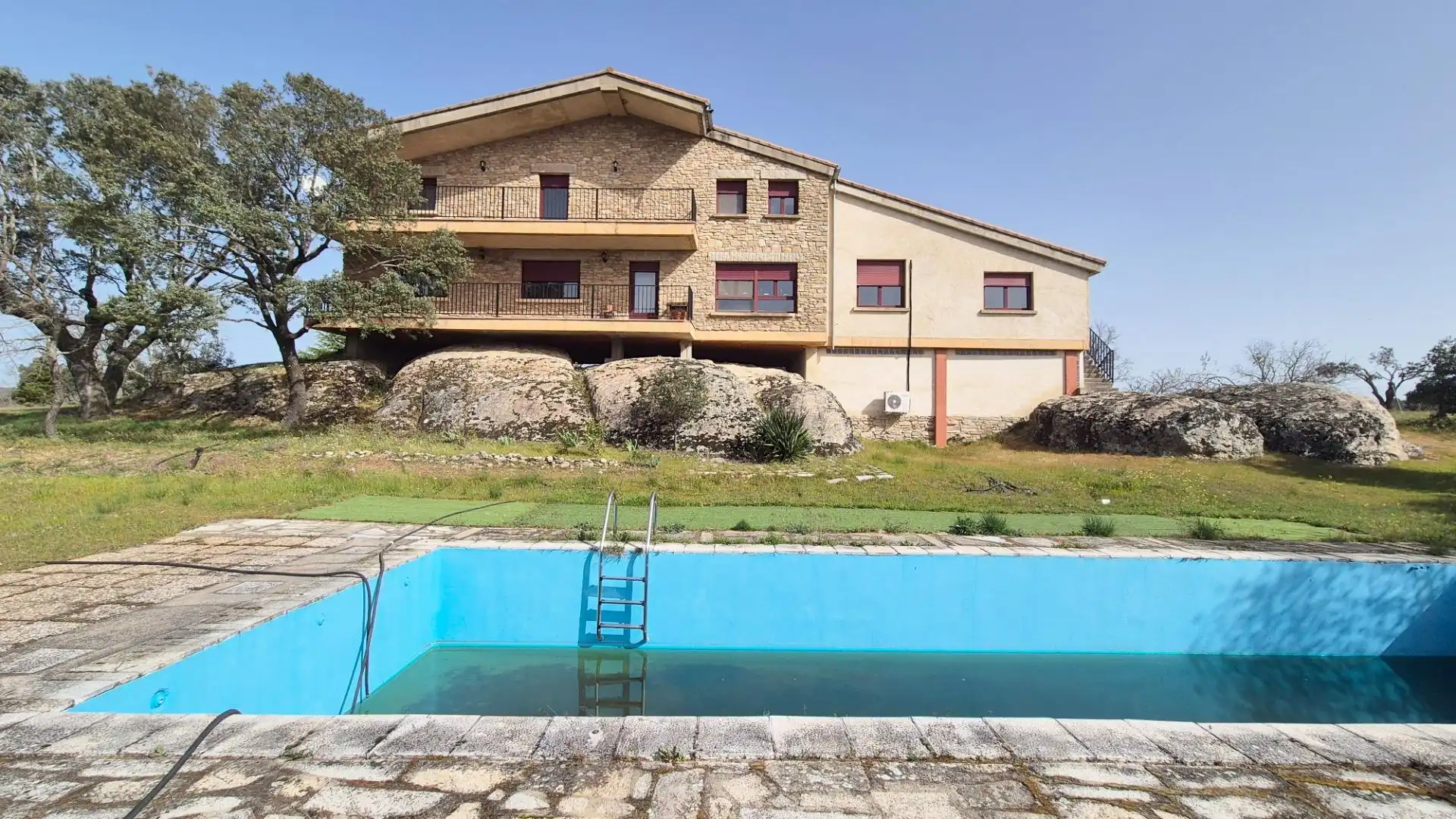 Vista exterior de Casa o chalet en venta en Cipérez con Piscina