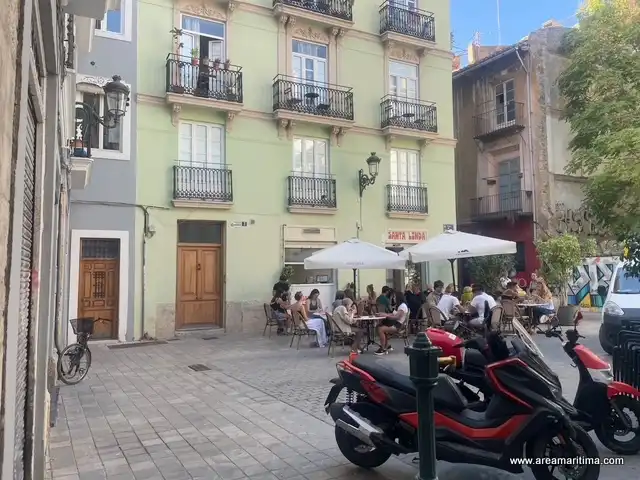 Vista exterior de Pis en venda en Ciutat Vella 