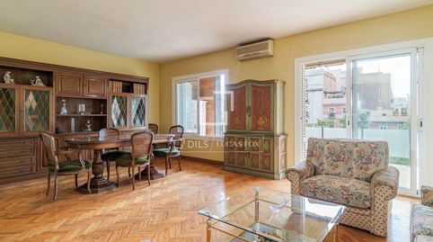 Apartamento con cinco dormitorios y terraza de 18m en venta en el Eixample Izquierdo, Barcelona, imatge 2
