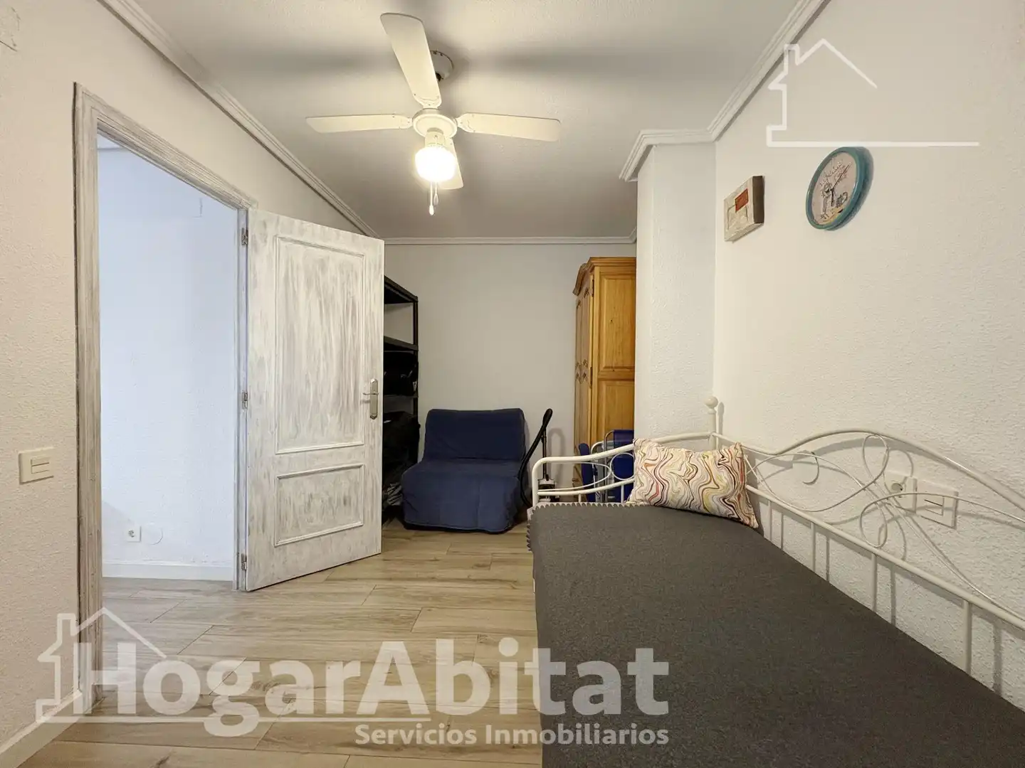 Bedroom of Flat for sale in El Faro
