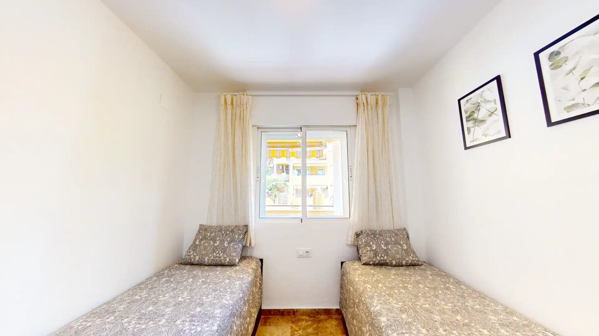 Habitación de Apartamento de alquiler en Dénia con Aire acondicionado, Calefacción y Terraza