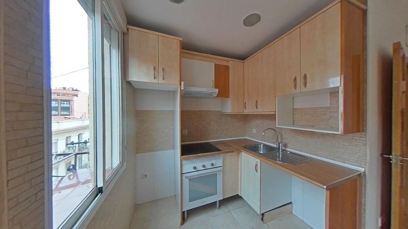 Kitchen of Flat for sale in  Madrid Capital  with Parquet flooring and Oven
