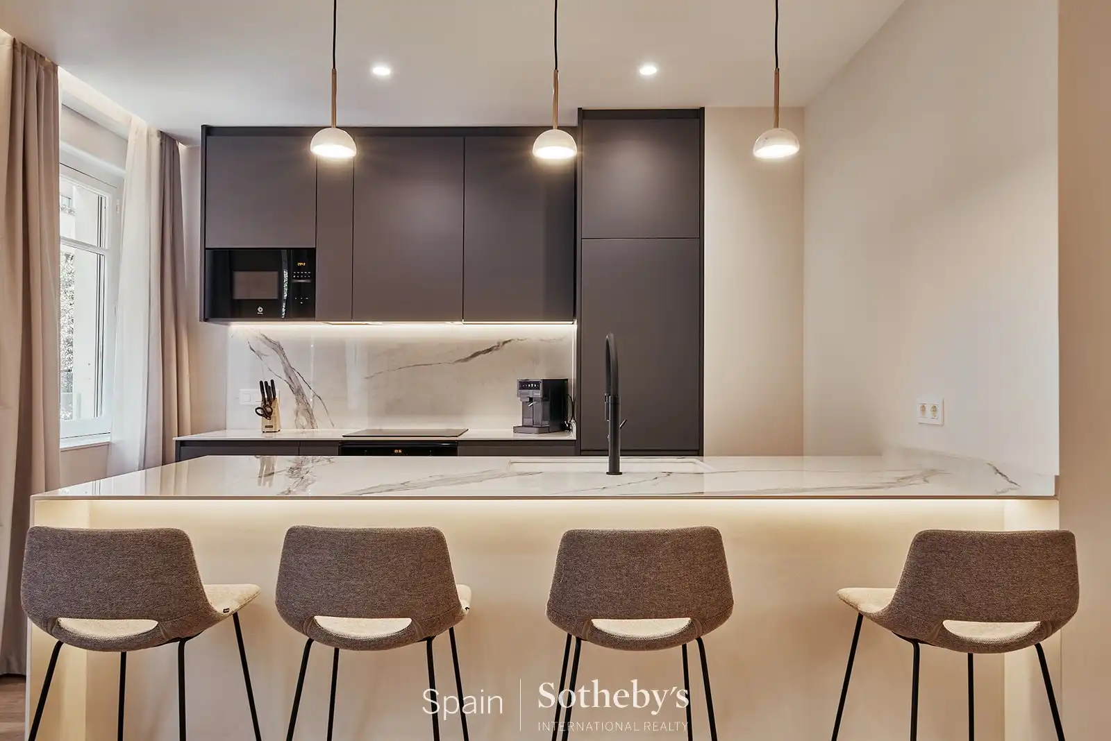 Apartment with lift for sale in Calle de Fernán González, imagen 5