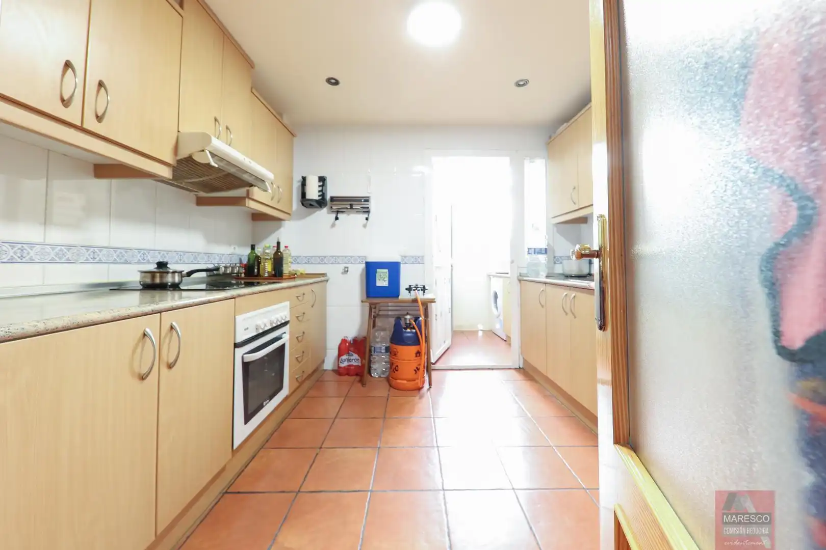 Küche von Wohnung zum Verkauf in Fuengirola mit Klimaanlage, Terrasse und Abstellraum