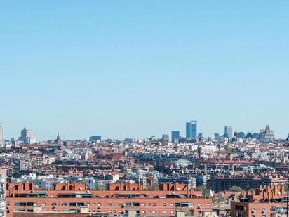 Vista exterior de Pis en venda en  Madrid Capital amb Aire condicionat i Moblat
