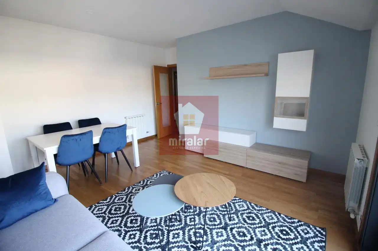 Sala de estar de Ático en venta en Salvaterra de Miño con Calefacción, Terraza y Amueblado