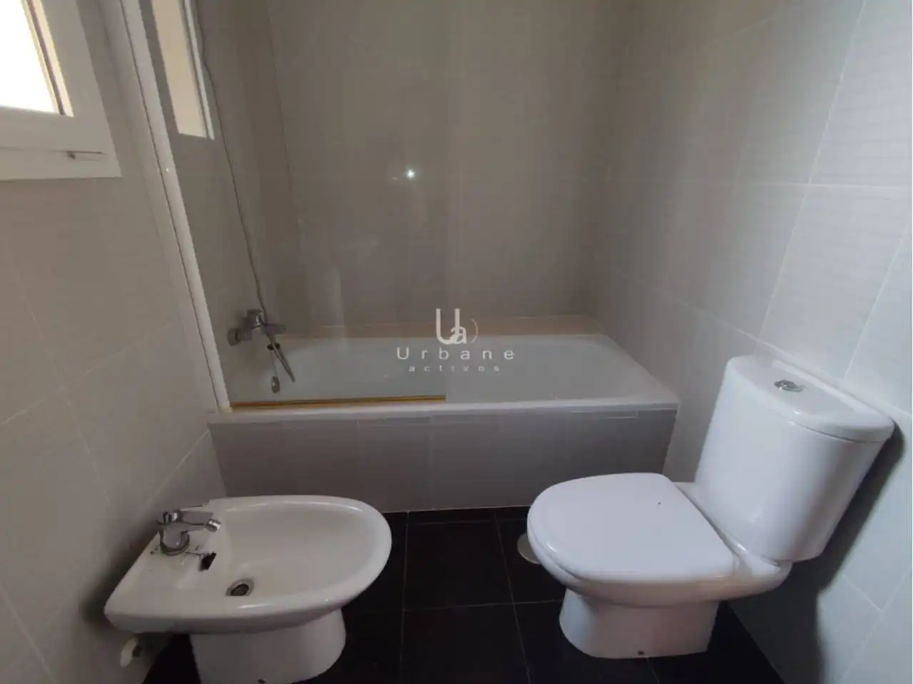 Badezimmer von Wohnung zum Verkauf in Murcia mit Balkon