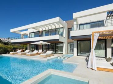 Casa con piscina en venta en OSA MENOR-NV ANDALUCIA G 42