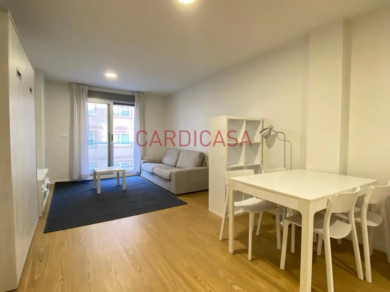 Estudi amb terrassa de lloguer a Sanjurjo Badía