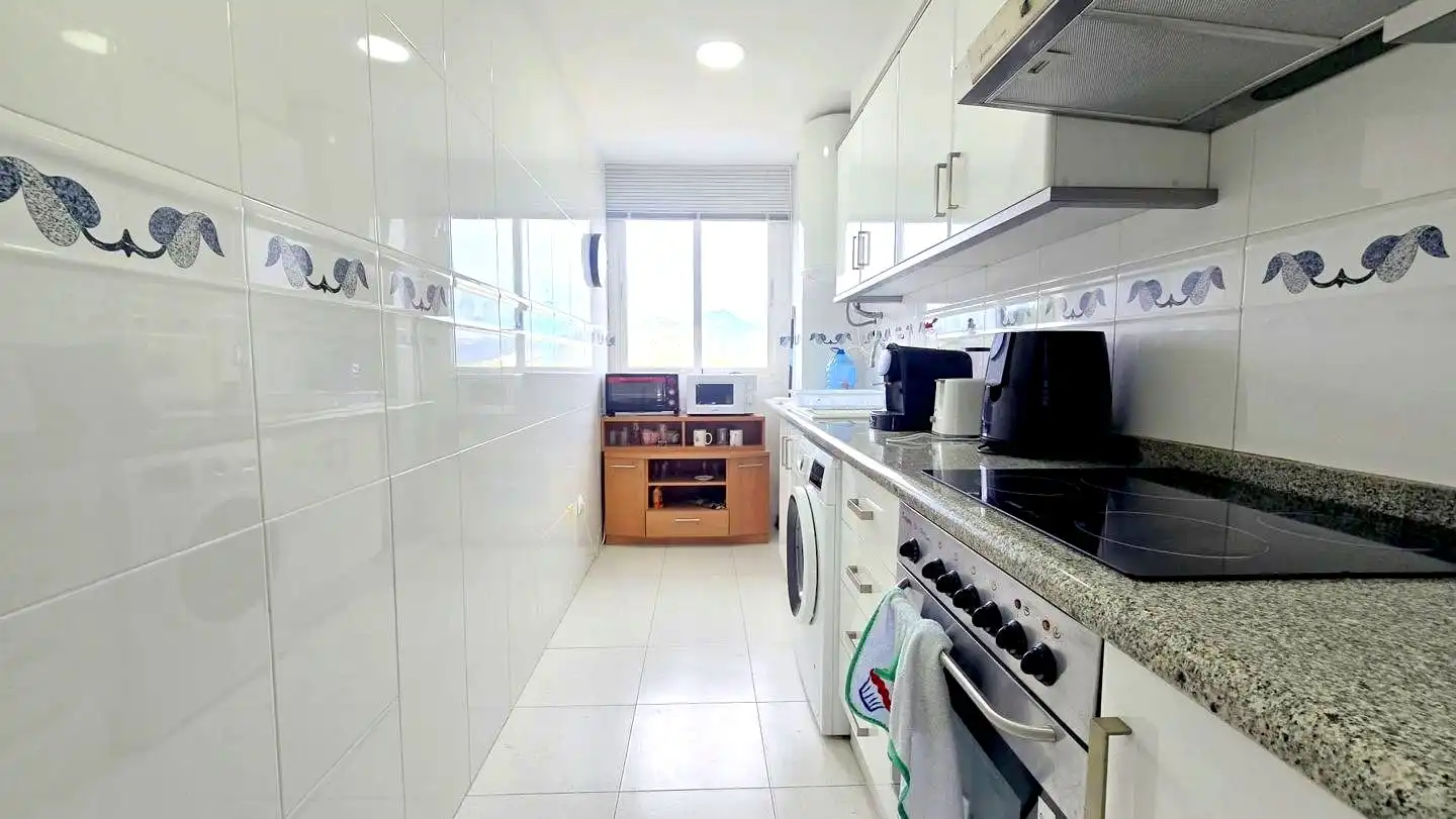 Cocina de Apartamento de alquiler en Gandia con Aire acondicionado, Calefacción y Terraza