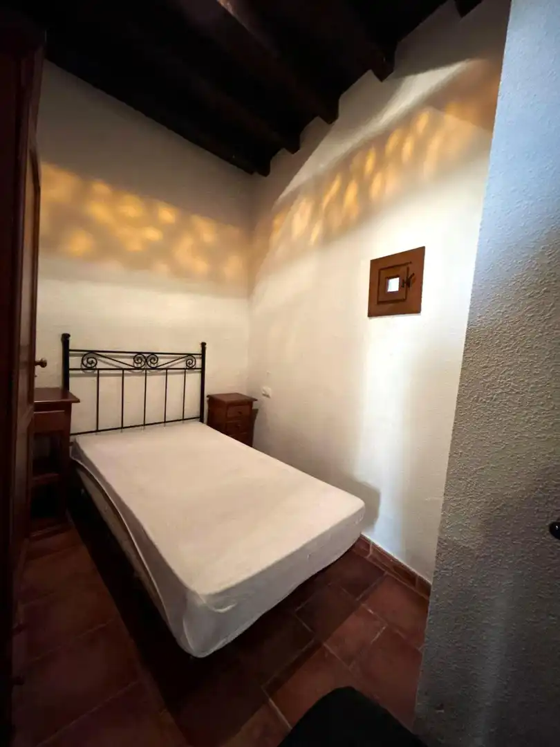 Bedroom of Flat for rent in Granada  with Heating, Terrace and Furnished