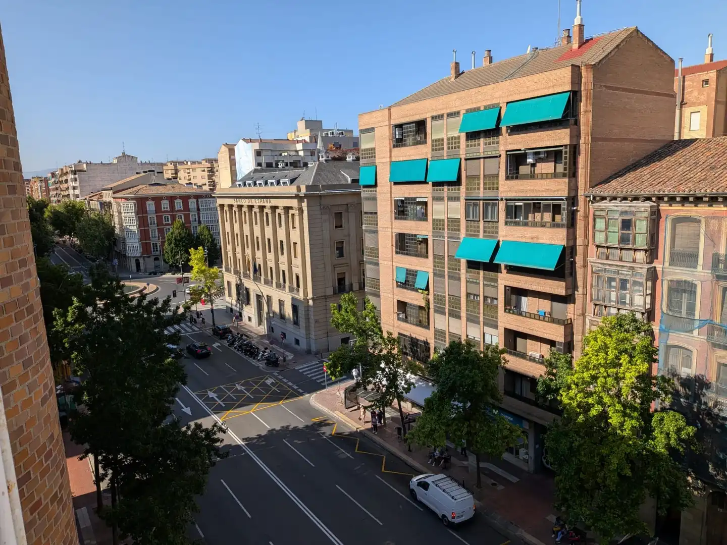 Exterior view of Office for rent in  Logroño  with Air Conditioner, Heating and Storage room