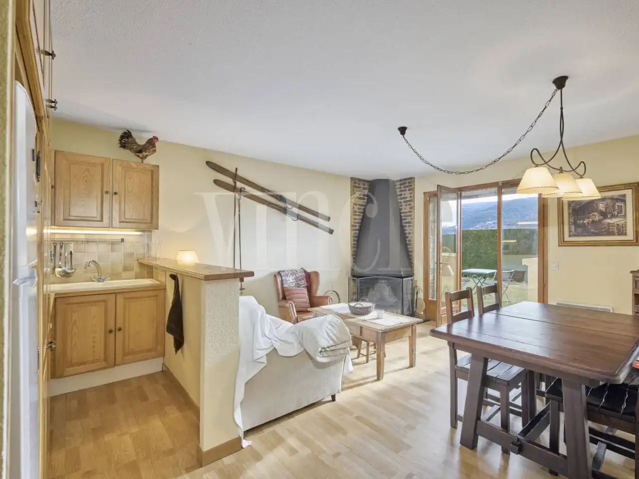 Sala de estar de Piso en venta en Palau - de - Cerdagne con Calefacción, Parquet y Terraza