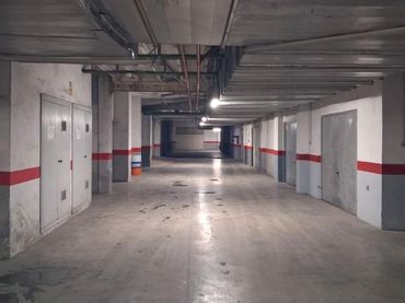 Local comercial en venda a Av. de los Manantiales