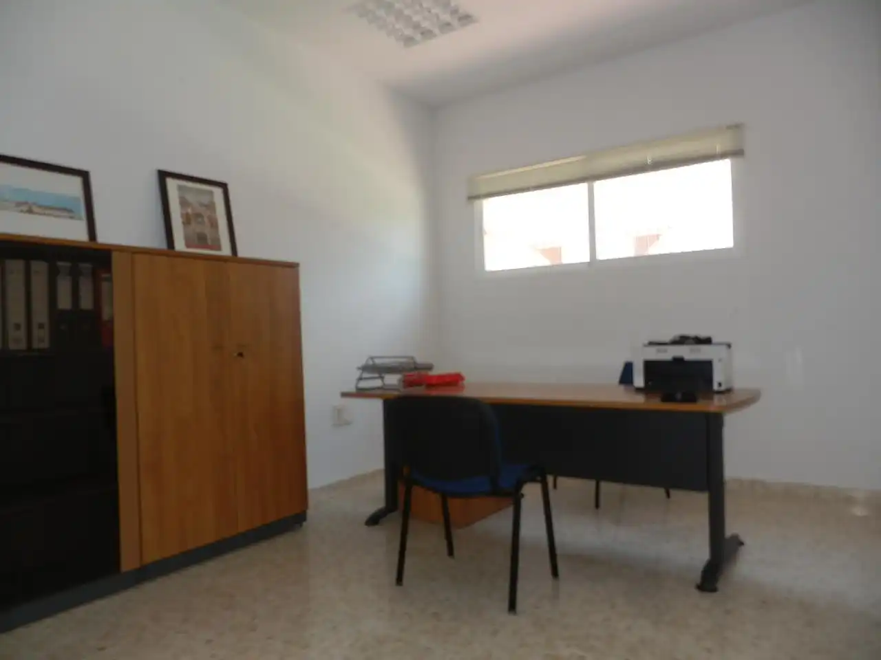 Office for sale in Badajoz  with Air Conditioner