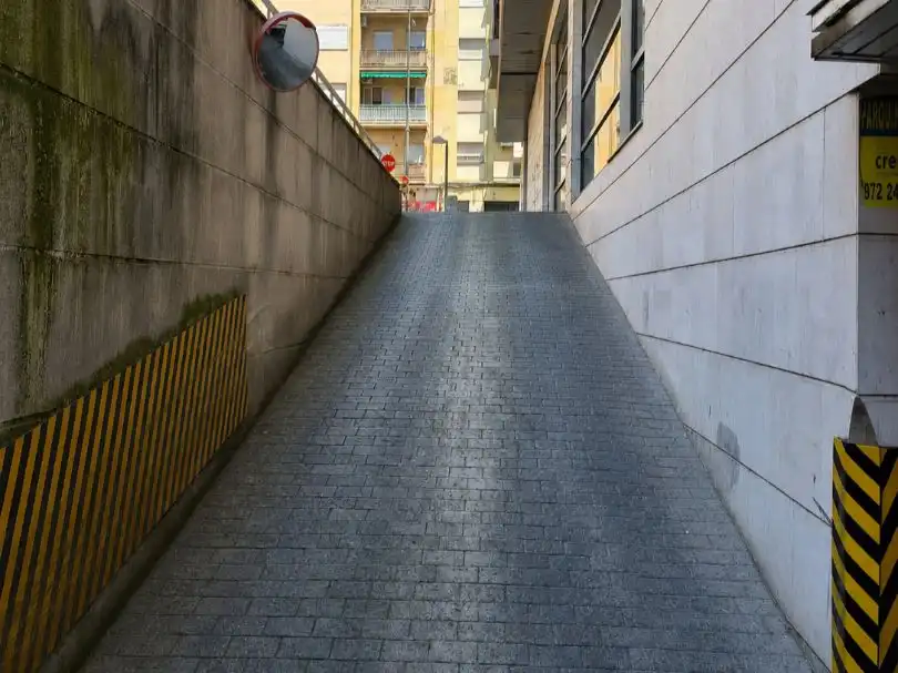Vista exterior de Garatge en venda en Lleida