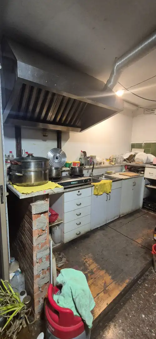 Kitchen of Commercial properties for sale in Santa Coloma de Gramenet  with Terrace