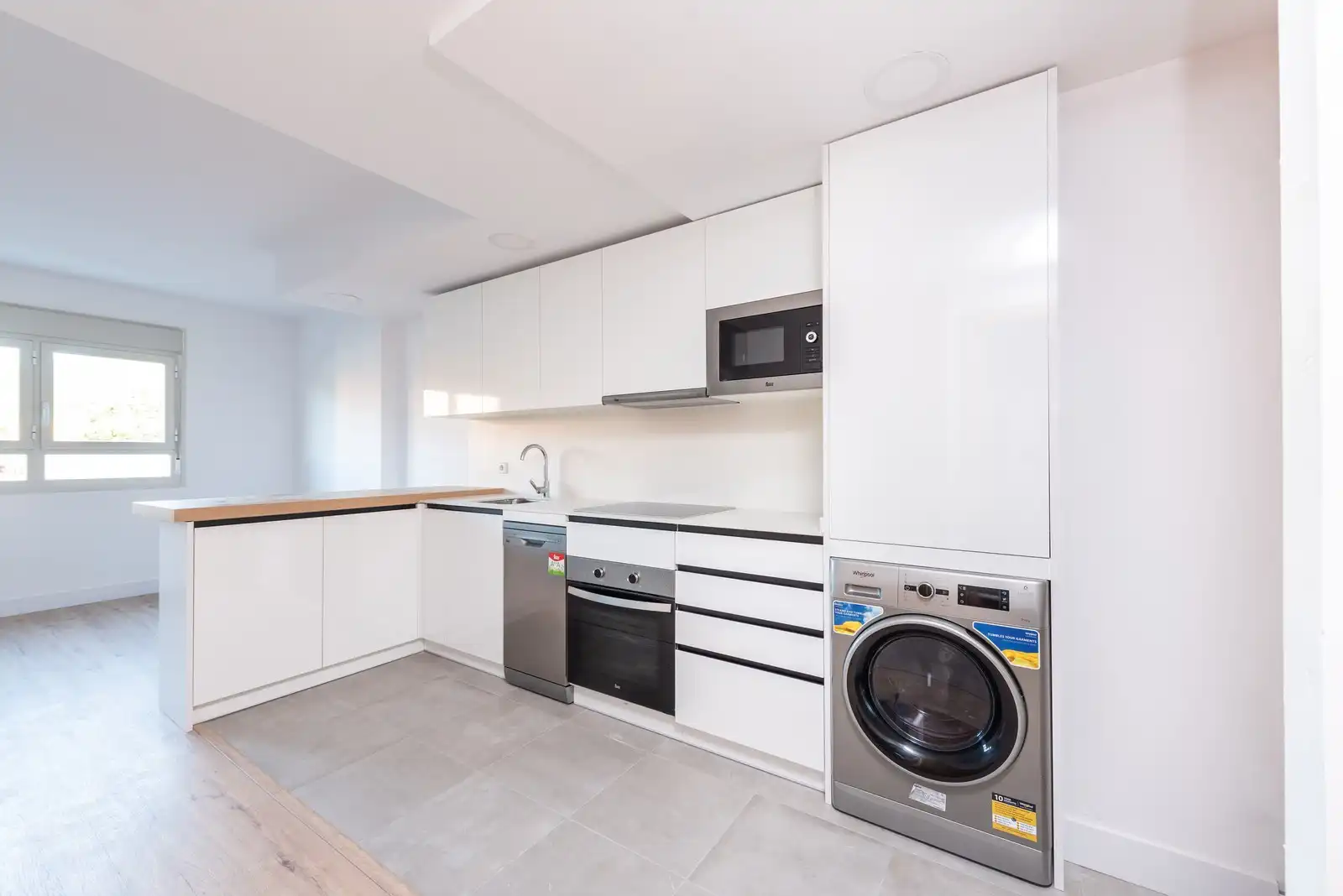 Kitchen of Study for rent in Madrid  with Air Conditioner, Terrace and Storage room