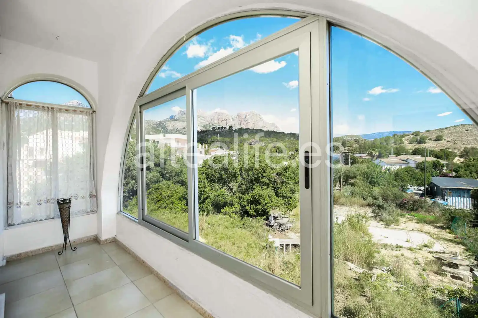 Vista exterior de Casa o chalet en venta en La Nucia con Aire acondicionado, Jardín privado y Terraza