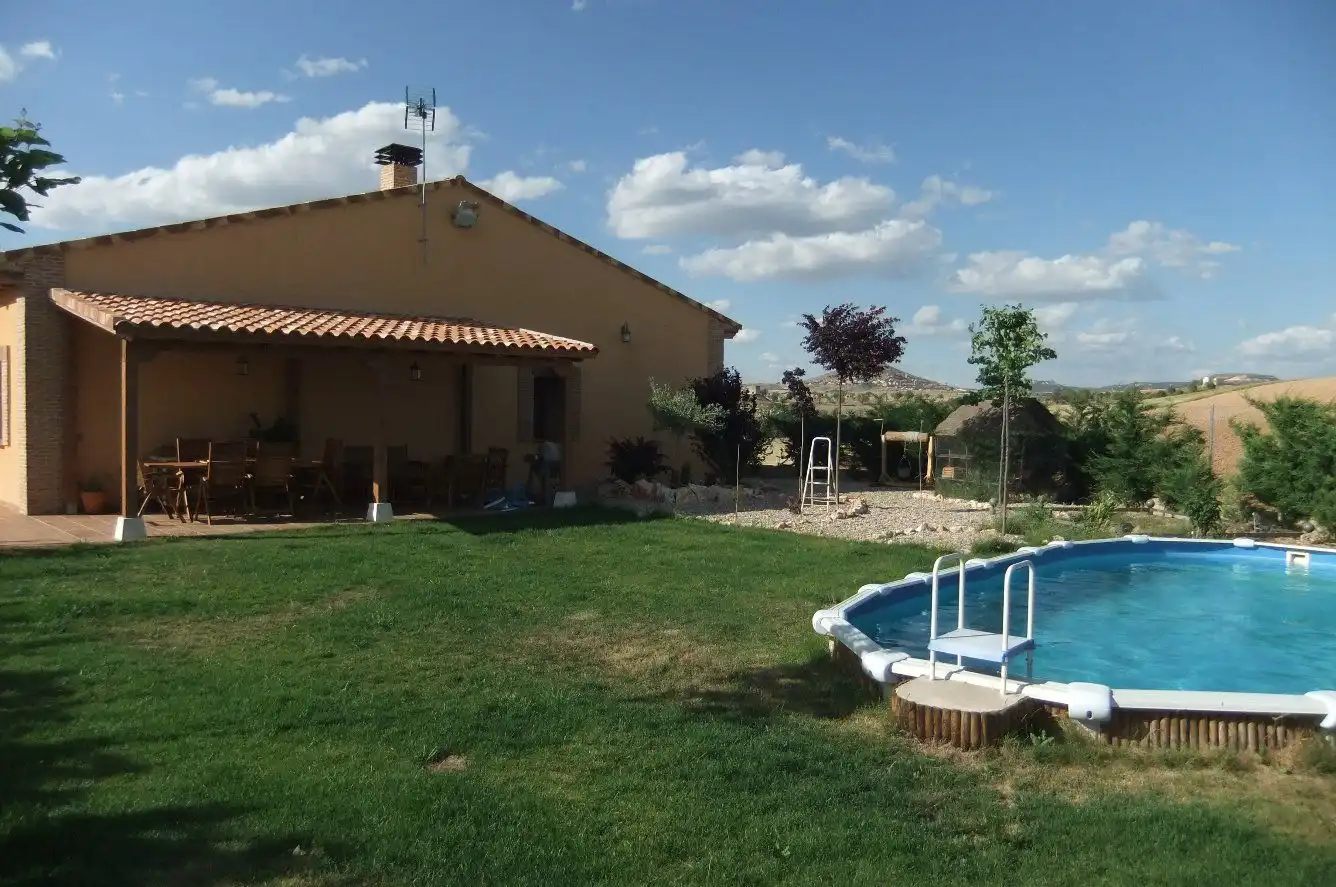 Piscina de Casa o chalet en venta en Torre del Burgo con Aire acondicionado, Jardín privado y Terraza