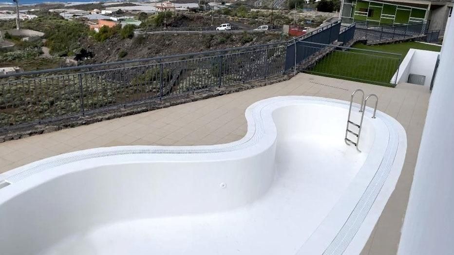 Piscina de Apartament en venda en Guía de Isora amb Traster