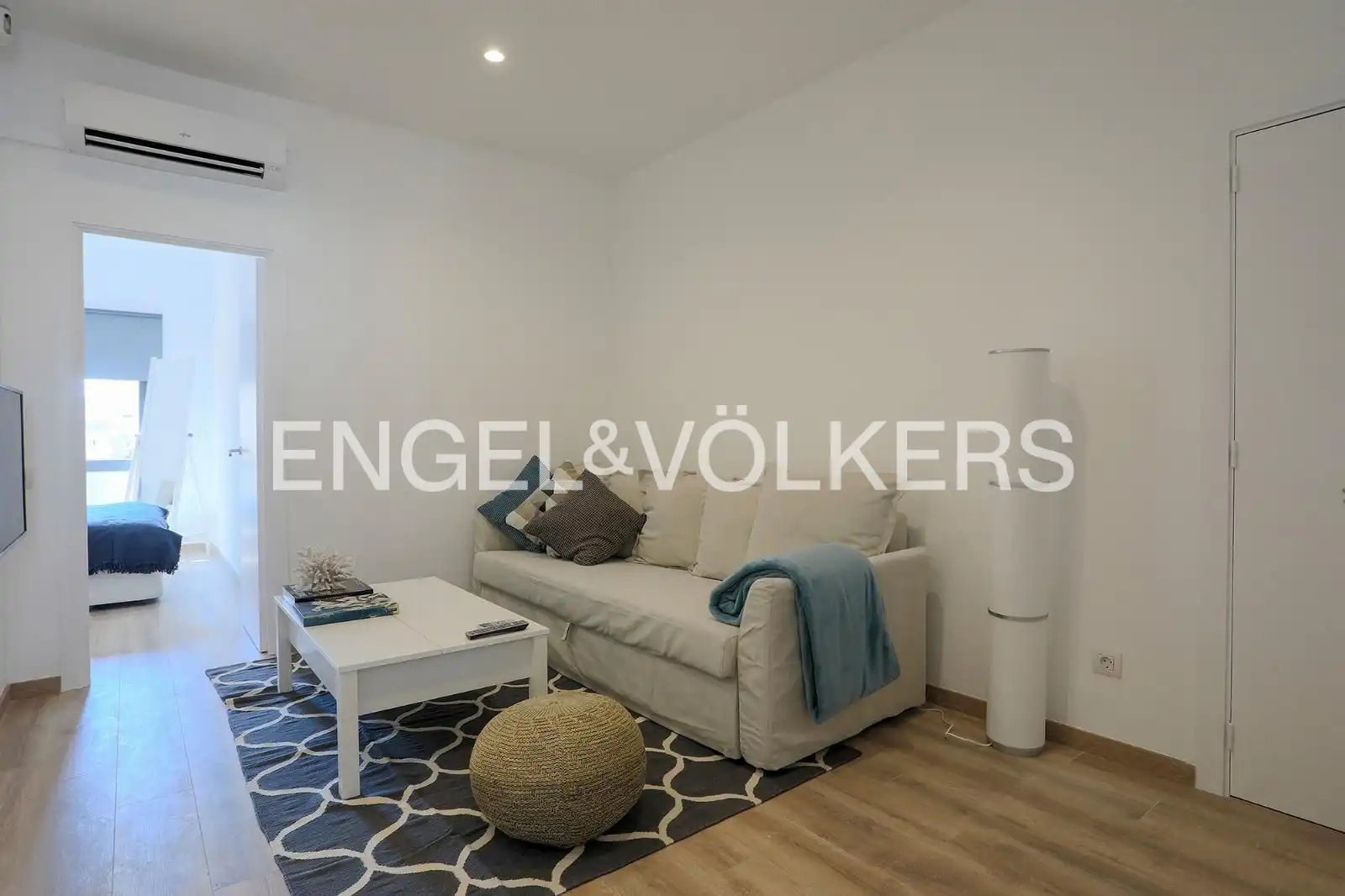 Living room of Attic for rent in Barcelona  with Air Conditioner, Heating and Parquet flooring