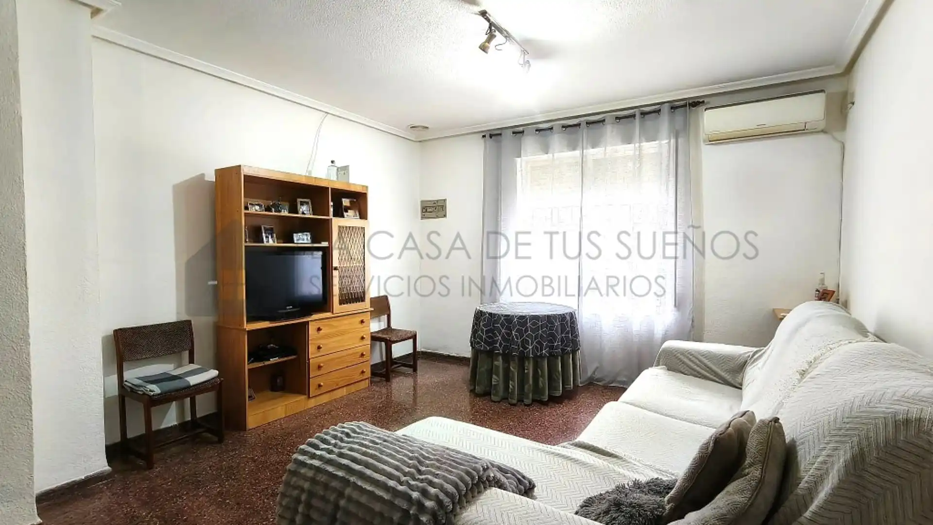 Sala d'estar de Casa o xalet en venda en Elda