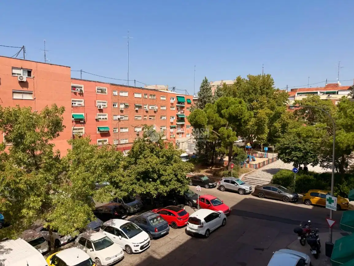 Vista exterior de Pis en venda en Madrid amb Aire condicionat, Calefacció i Moblat