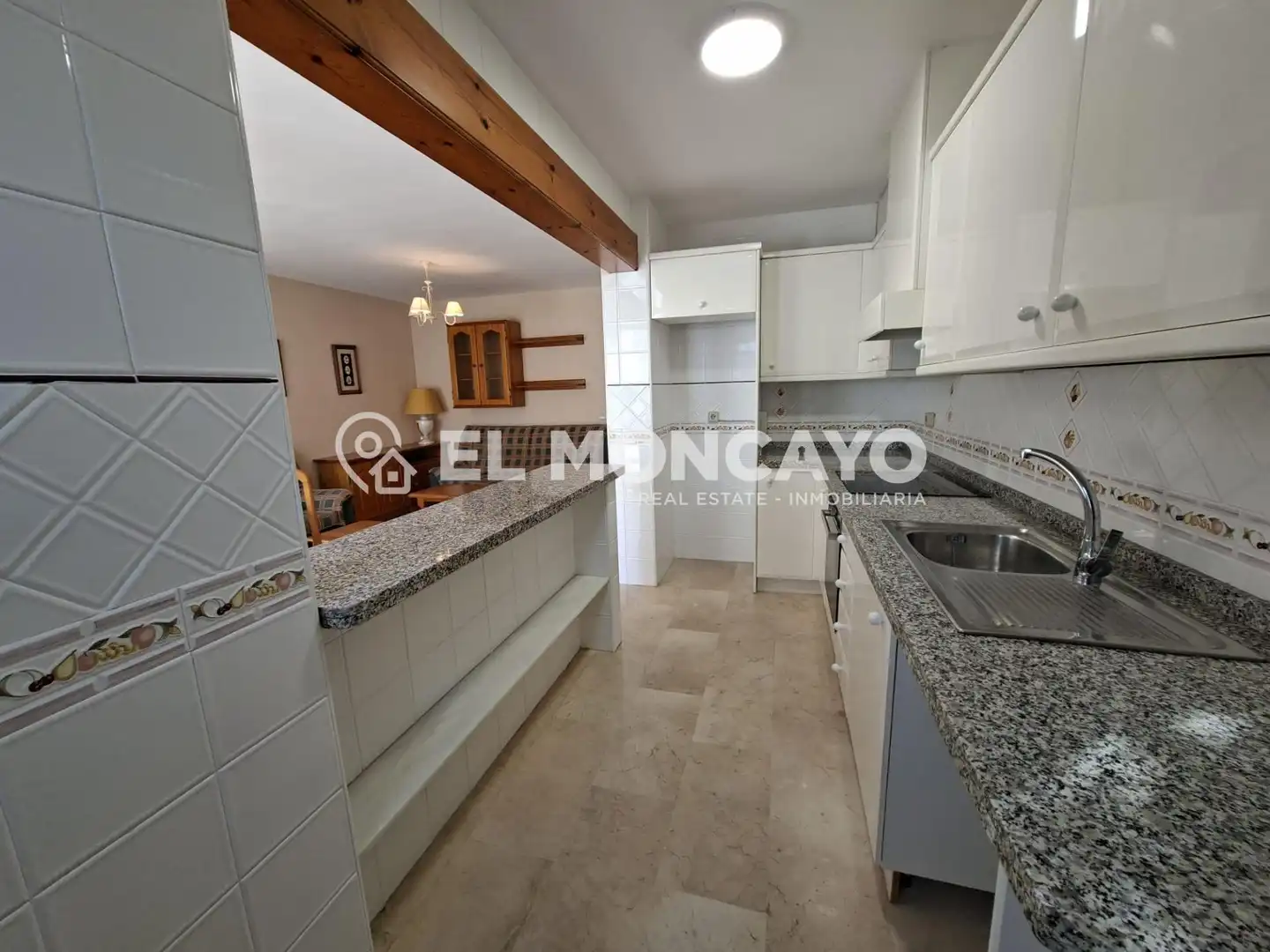Cuina de Casa adosada en venda en Orihuela amb Aire condicionat, Calefacció i Jardí privat