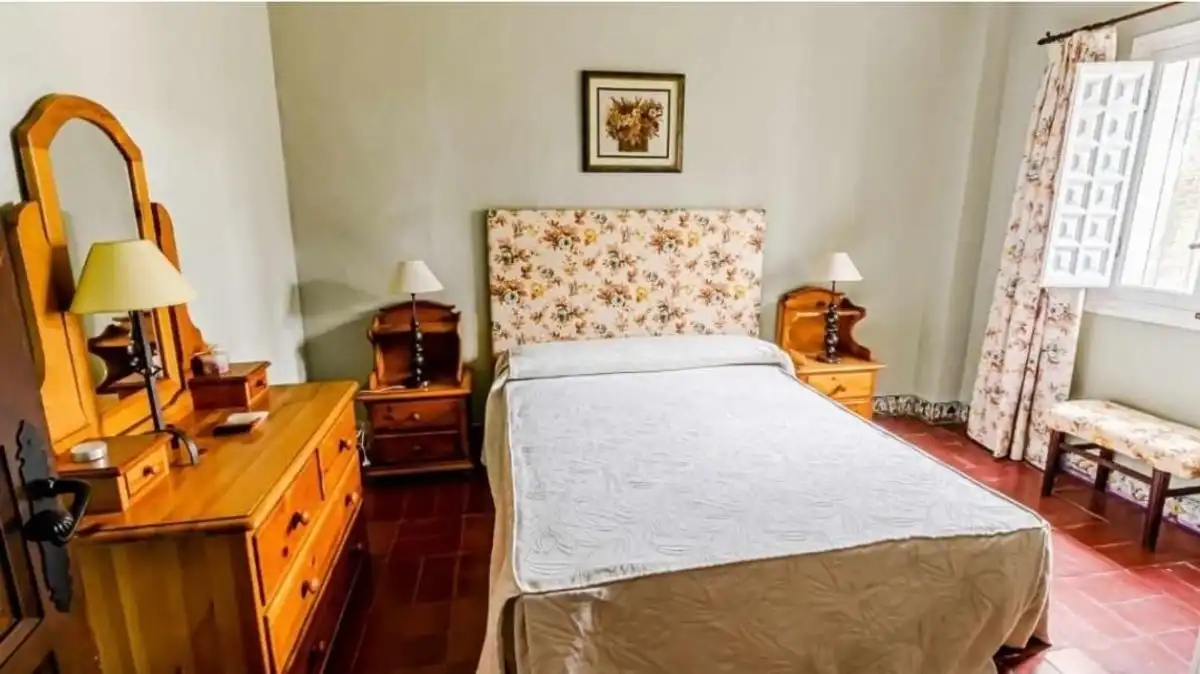Dormitori de Casa o xalet en venda en Marchena amb Aire condicionat, Calefacció i Jardí privat