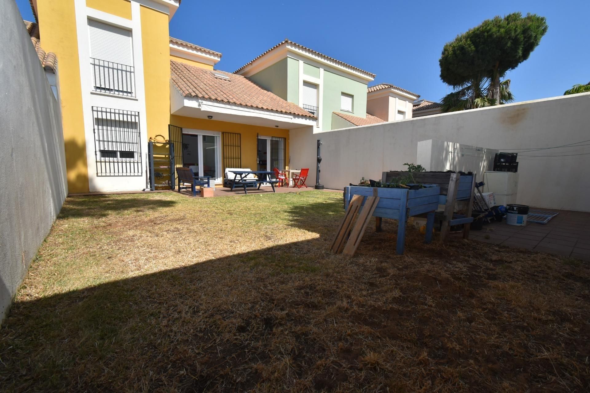 Jardí de Casa adosada en venda en Chiclana de la Frontera amb Aire condicionat, Jardí privat i Terrassa