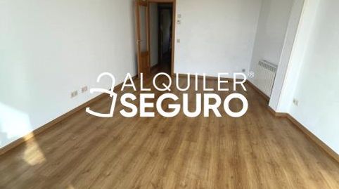 Foto 4 de Piso de alquiler en Doctor Martin Arevalo, Villaverde Alto, Madrid Capital