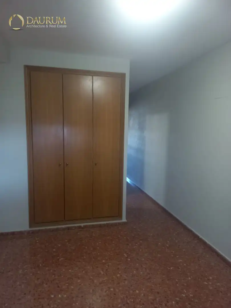 Flat for sale in Valencia  with Air Conditioner, Heating and Terrace