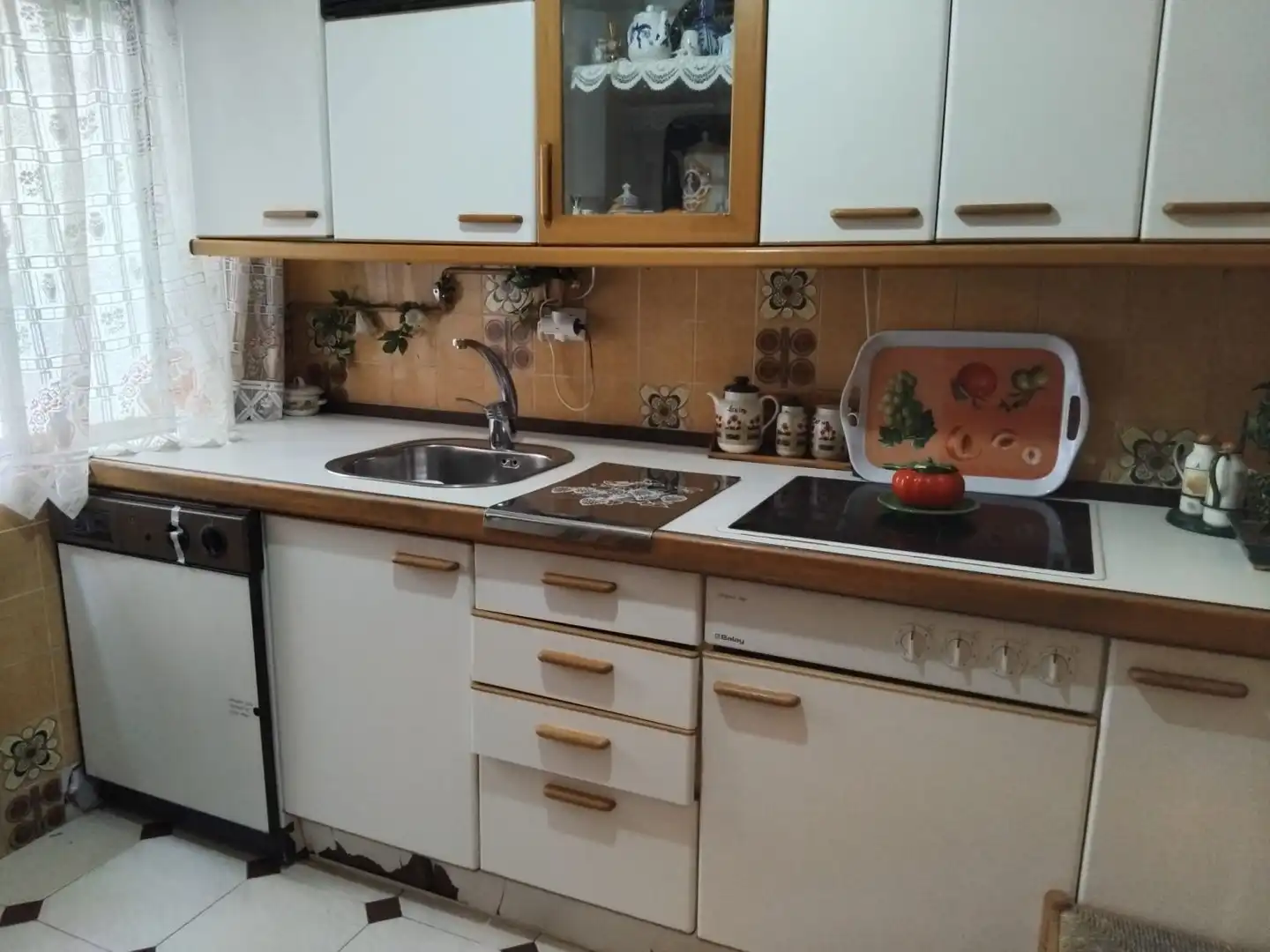 Cuina de Pis en venda en Palencia amb Calefacció, Parquet i Terrassa