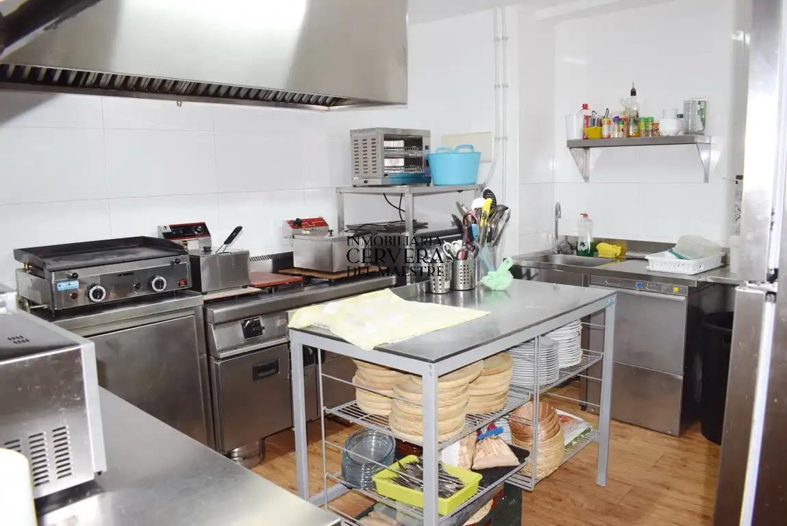 Cocina de Local en venta en Cervera del Maestre