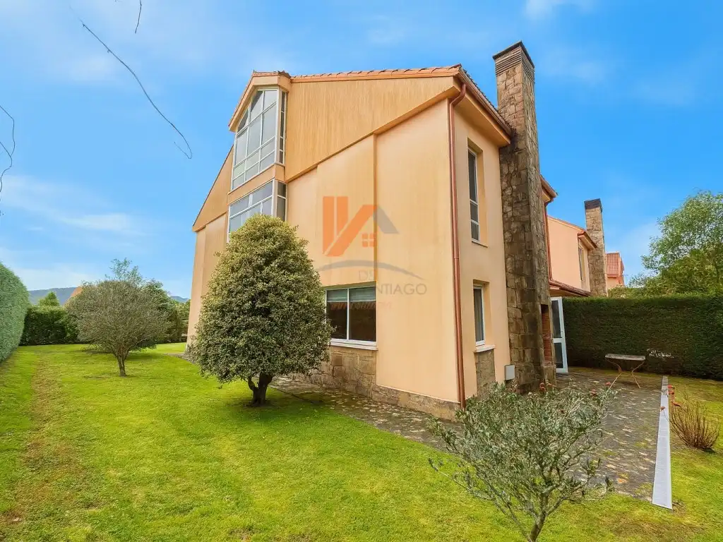 Vista exterior de Casa adosada en venta en Brión con Jardín privado, Terraza y Piscina