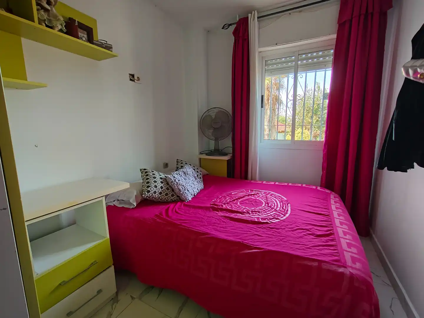 Habitación de Casa adosada en venta en Alhendín con Aire acondicionado, Amueblado y Balcón
