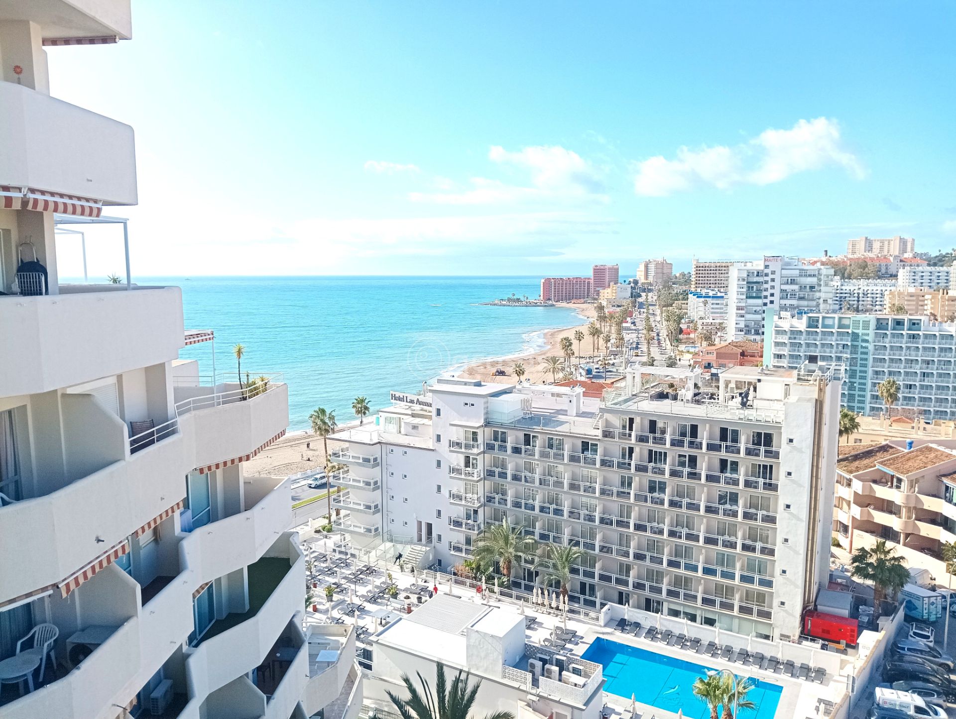 Vista exterior de Apartament en venda en Benalmádena amb Aire condicionat, Terrassa i Moblat