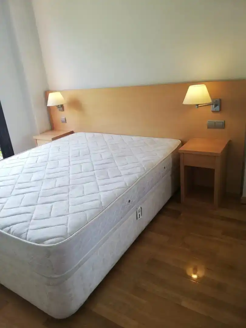 Schlafzimmer von Wohnungen zur Miete in Madrid mit Möbliert
