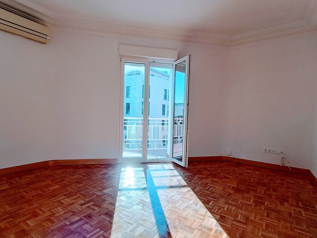 Dormitori de Pis de lloguer en  Madrid Capital amb Aire condicionat, Calefacció i Parquet