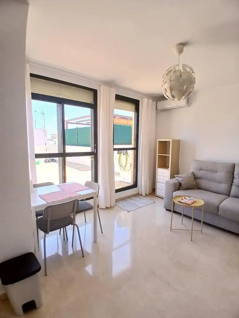 Living room of Attic for rent in Sevilla  with Air Conditioner and Furnished